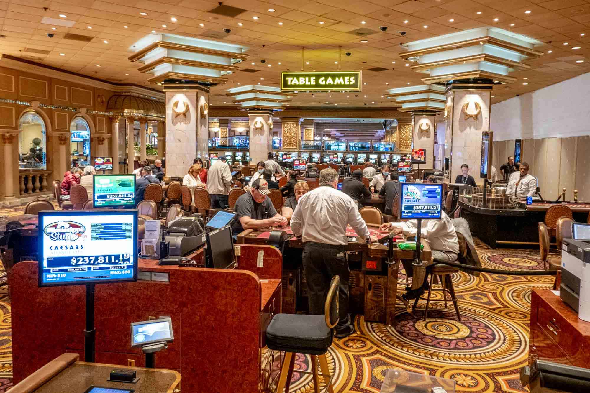 Slot Makinelerinde Zafer: İleri Düzey Stratejiler ve Püf Noktaları
